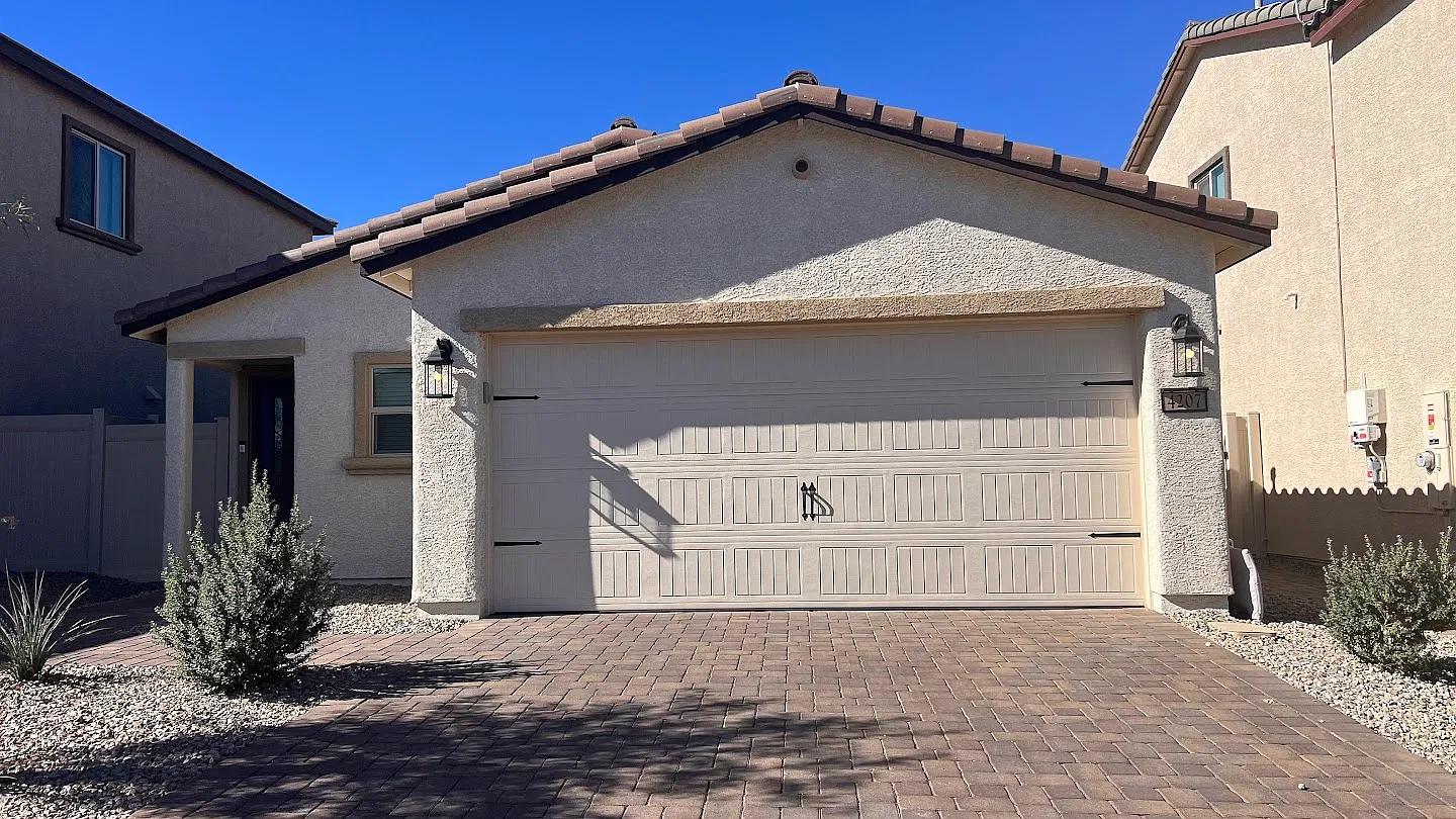 3 bed, 1208 sqft, $3,000 — Photo 2