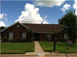 108 Lassiter Ln, Bellville, TX 77418