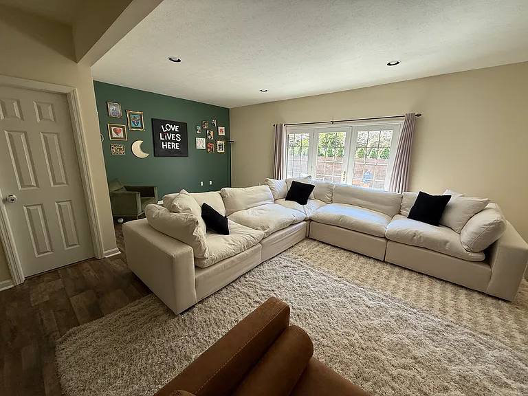 110 Woodcrest Dr — Photo 4