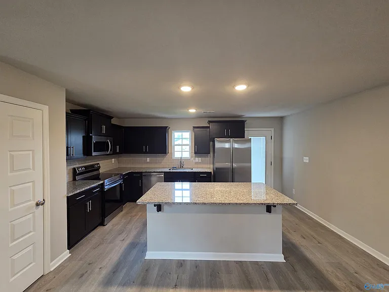 122 Domingues Ave — Photo 3
