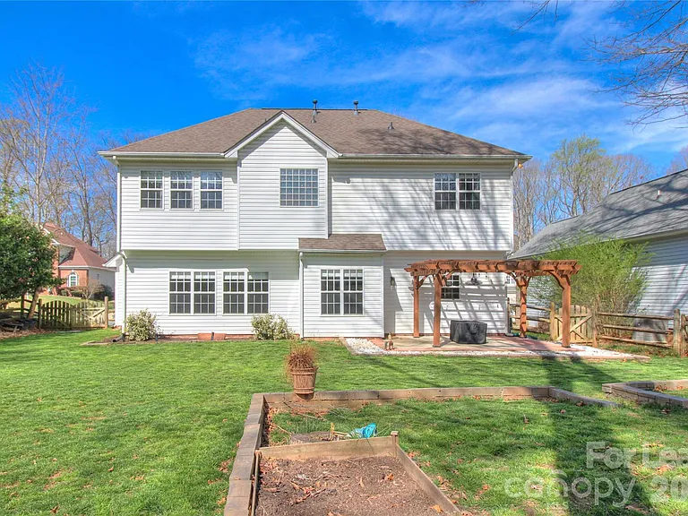 8414 Bampton Dr — Photo 28