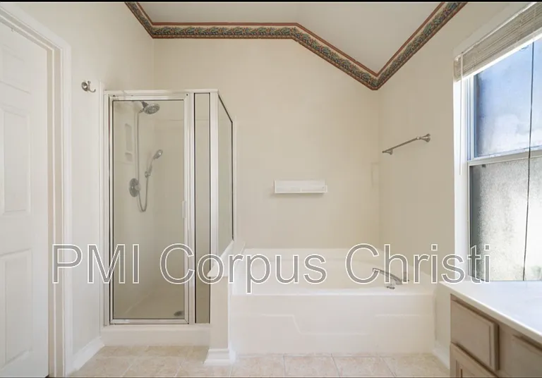 7806 Jim Wells Dr — Photo 15