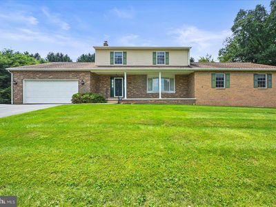 869 Oakwood Rd, New Freedom, PA, 17349