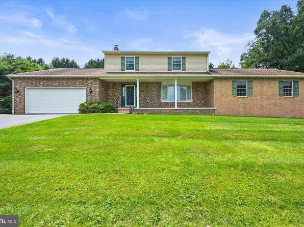 869 Oakwood Rd, New Freedom, PA 17349