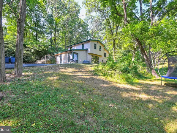 128 E Winding Hill Rd, Mechanicsburg, PA 17055