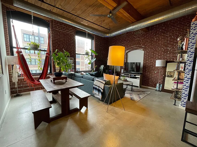 1714 Memphis St #305 — Photo 3