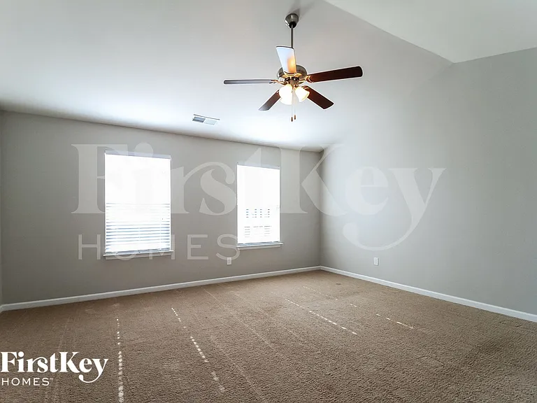 1541 Weatherend Dr — Photo 8