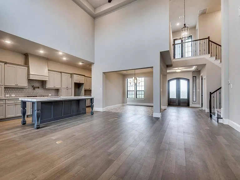 1317 Black Walnut Ln — Photo 5