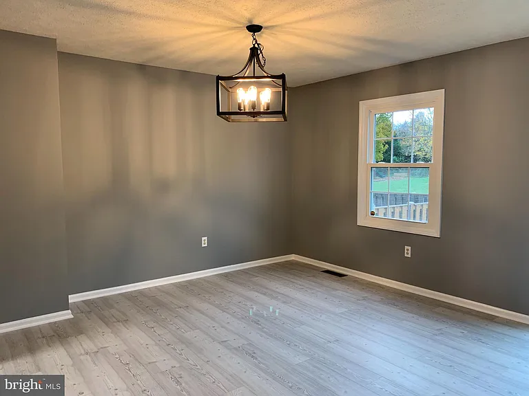 8262 Vernon St — Photo 9