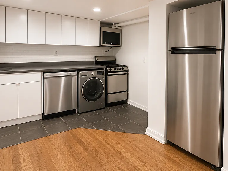 456 W 47th St #1BA — Photo 4