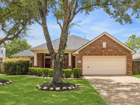 2821 Chinaberry Park Ln, League City, TX 77573