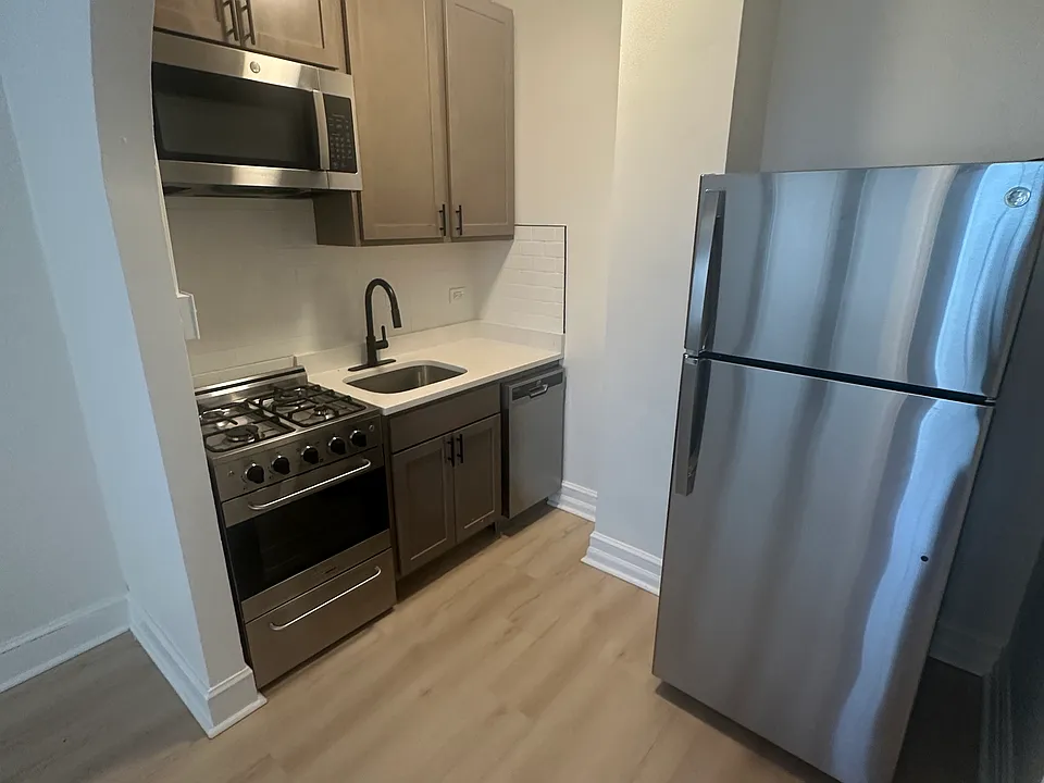 5950 Hohman Ave #416