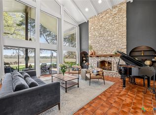 201 S Contour Dr, Gonzales, TX 78629
