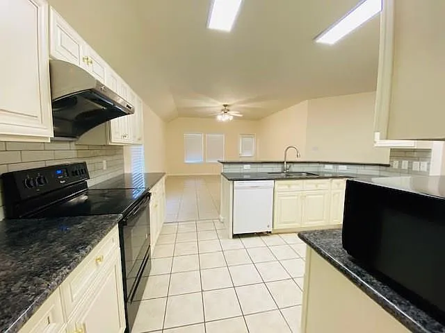 3010 Stonecross Ln — Photo 7