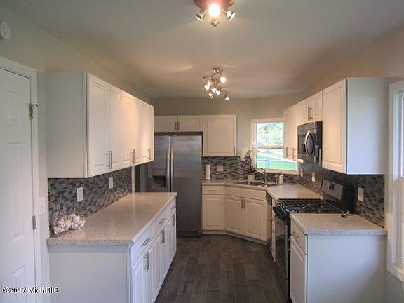 3rd image of 70 21st St N