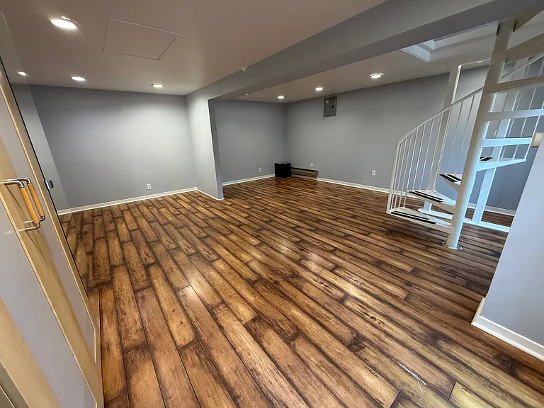 It's hard to capture in the photo, but there's lots of room downstairs.