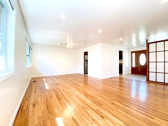 Main Level - Living Room