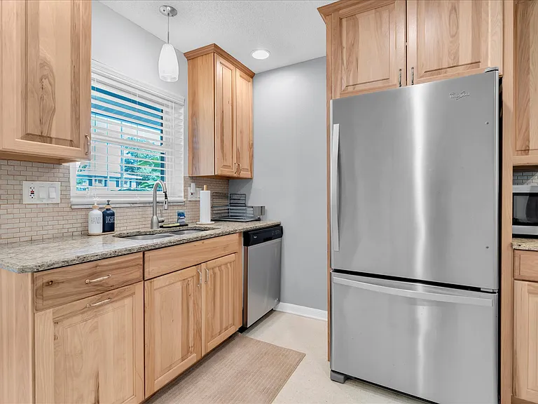232 Timberlane Dr — Photo 9