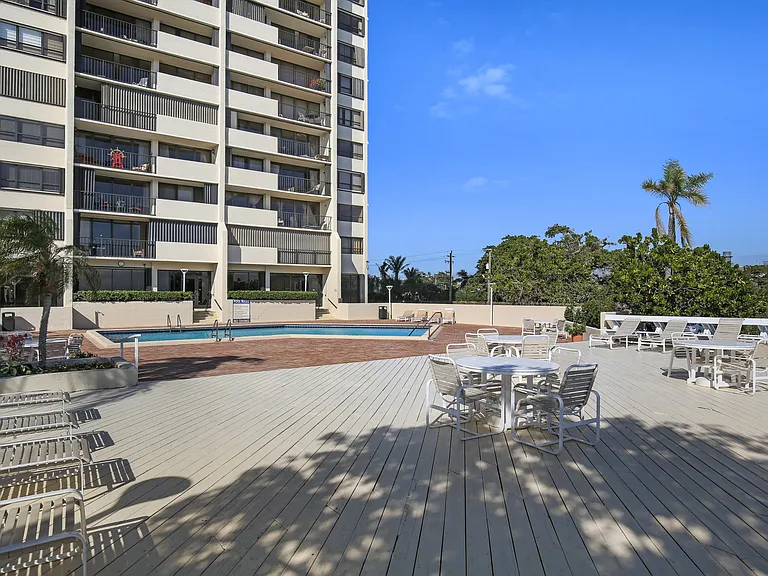 5600 N Flagler Dr #605 — Photo 20