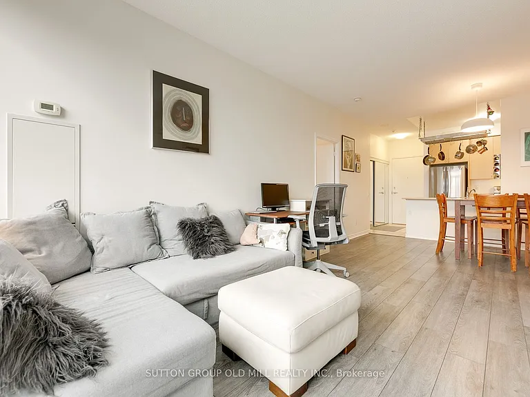61 Heintzman St #308 — Photo 5