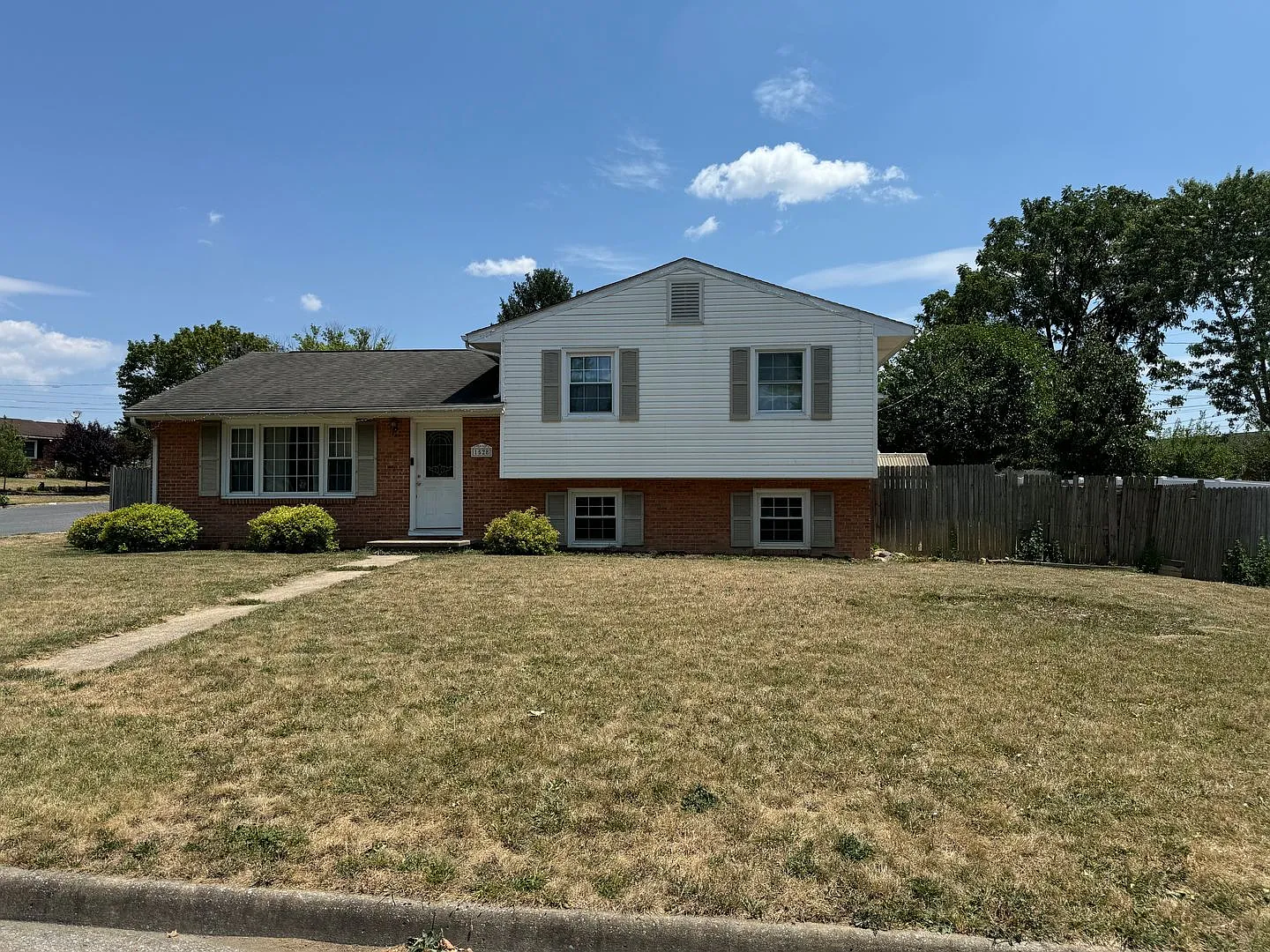 Single Family Home for Rent — Photo 2