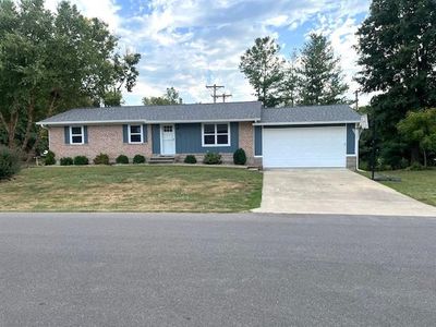 1004 Overbrook Dr, Macon, MO, 63552