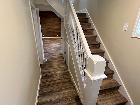 4th image of 32 E Regent St
