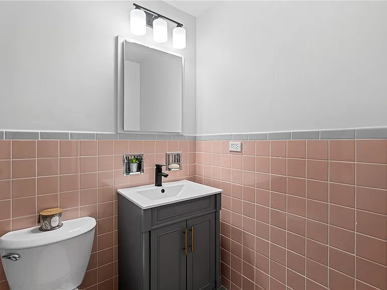 112 Washington Pl #4J — Photo 20