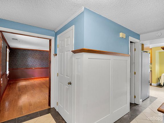 3rd image of 600 Vista Grande Cir