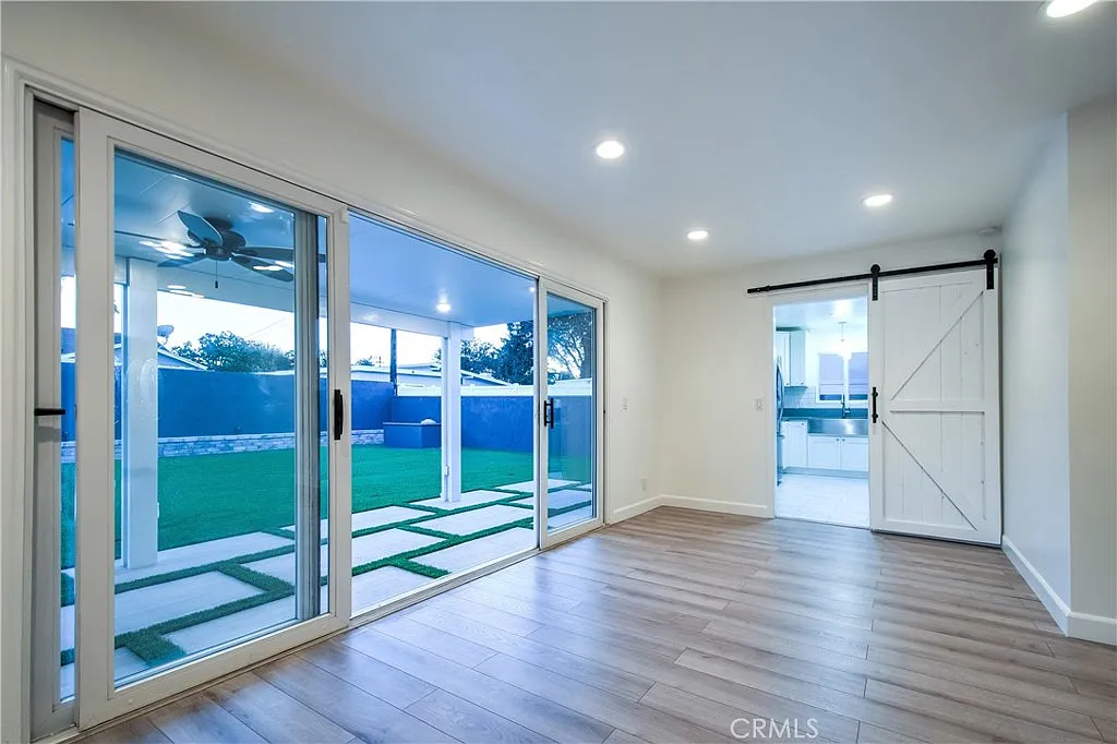 4 bed, 1267 sqft, $4,300 — Photo 3