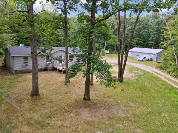 21329 W Dewey Rd, Howard City, MI 49329