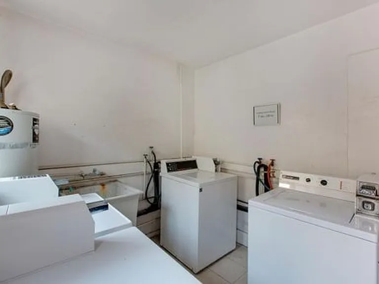 Remodeled Studio in Downtown Oceanside! — Photo 10