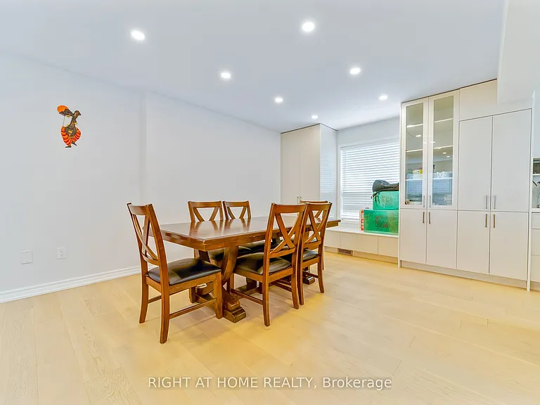 1300 Ravencliffe Ct — Photo 33