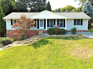425 Eastbury Ave NE, North Canton, OH 44720