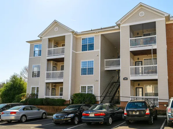 290 Riverbend Dr APT 4A, Charlottesville, VA 22911