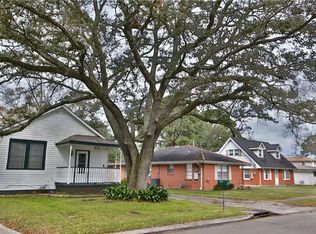 372 Colonial Club Dr, Harahan, LA 70123