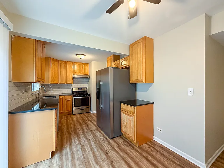 2436 Devonshire Ct — Photo 7