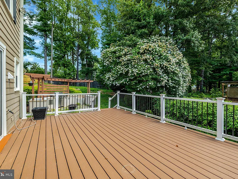 8995 Parliament Dr — Photo 53