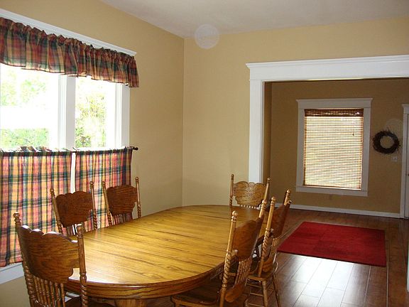 Spacious dining room