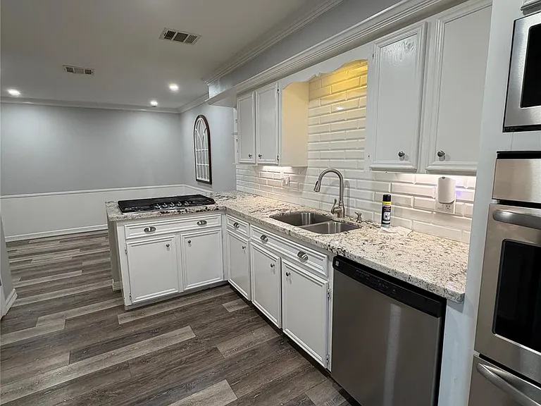 2418 Tinechester Dr — Photo 8