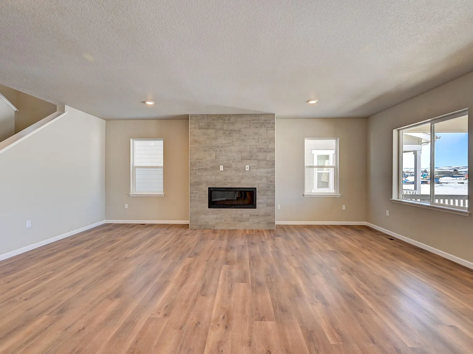 3 bed, 2.5 bath, 3018 sqft, $3,449 — Photo 3
