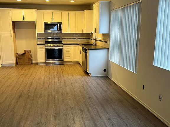 2nd image of 1137 Campbell St APT 7