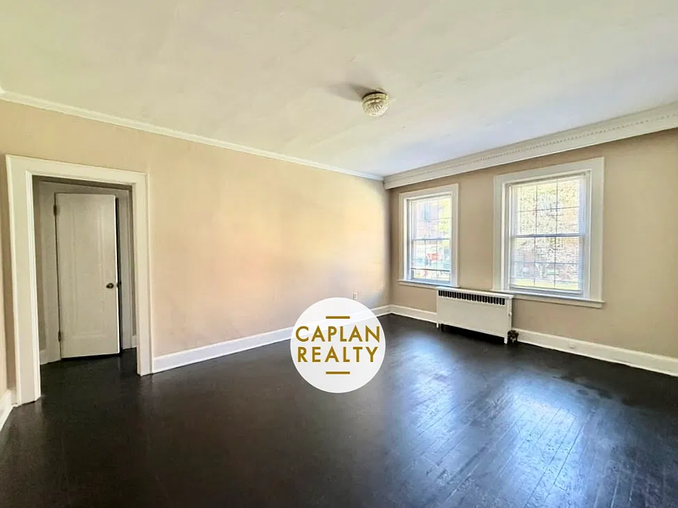 823 Elm St — Photo 1