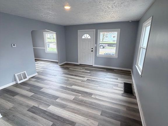 3rd image of 1568 Sunset Ave