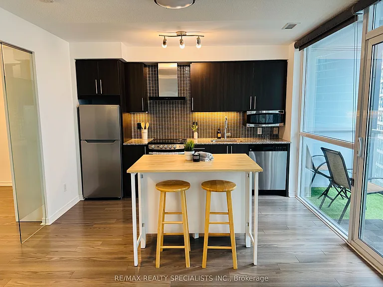 352 Front St W #1007 — Photo 5