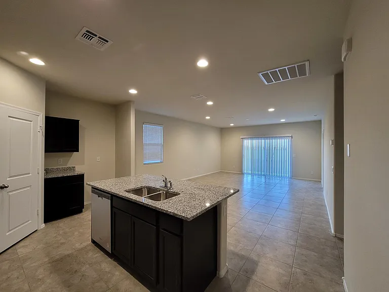 1079 W Avalon Canyon Dr — Photo 4
