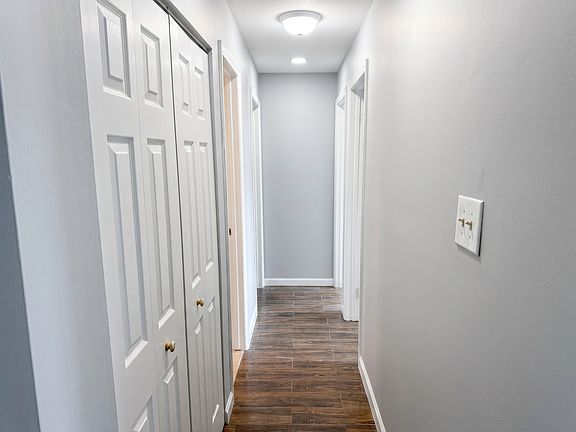 4th image of 2851 31st Pl NE