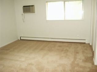 600 River St APT 1, Lansing, MI 48933