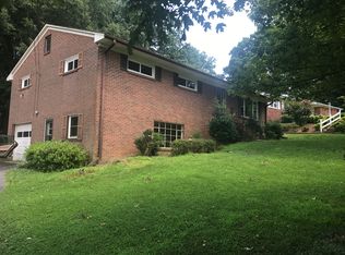 1515 Berwick Rd, Winston Salem, NC 27103