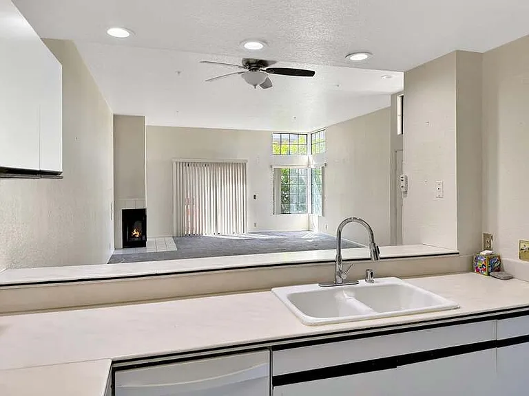 2601 S Broadmoor Dr #66 — Photo 2
